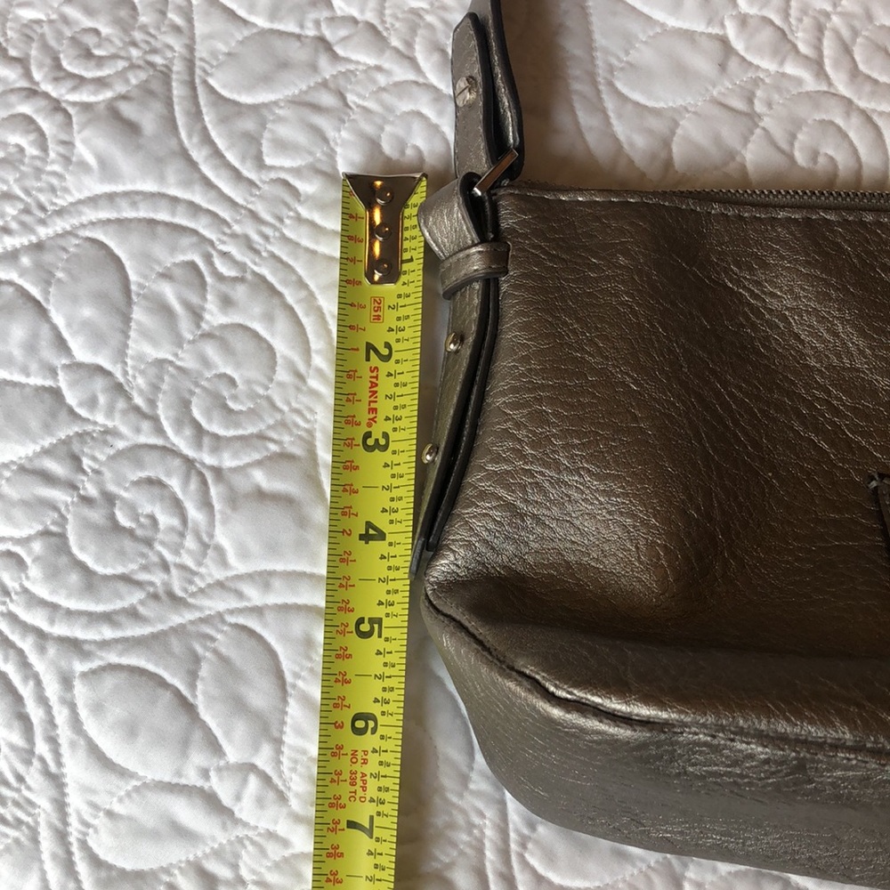 Kenneth Cole Reaction Silver Purse - Picture 4 of 10